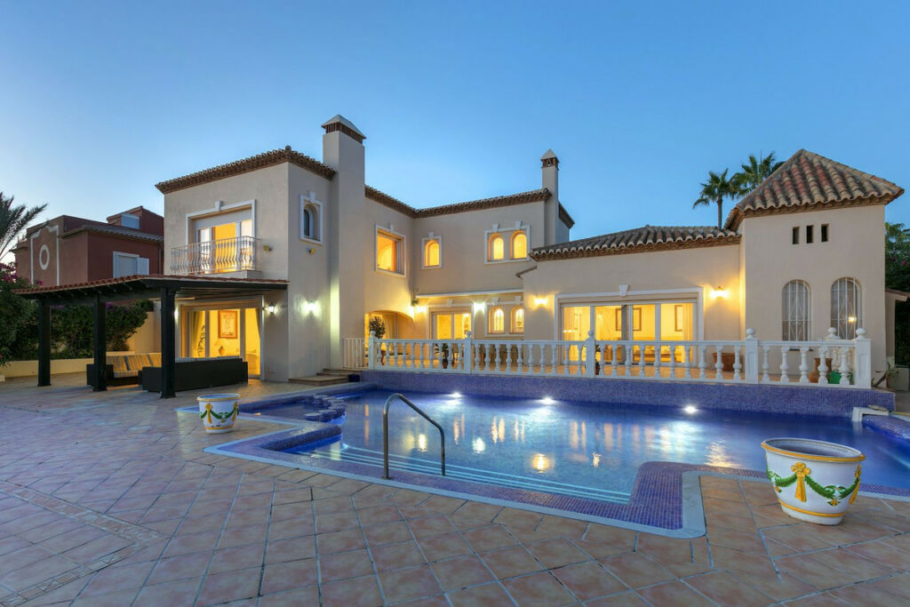 Detached Villa Marbesa Málaga - image 3