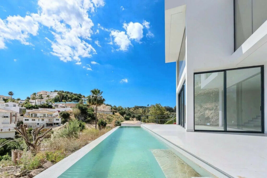 Detached Villa Cerros del Aguila Málaga - image 2