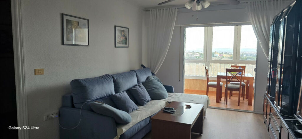 Middle Floor Apartment Torrevieja Alicante - image 2