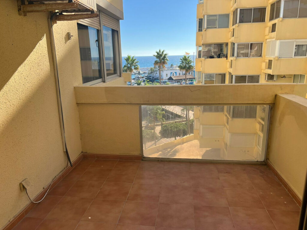 Middle Floor Apartment Marbella Málaga - image 2