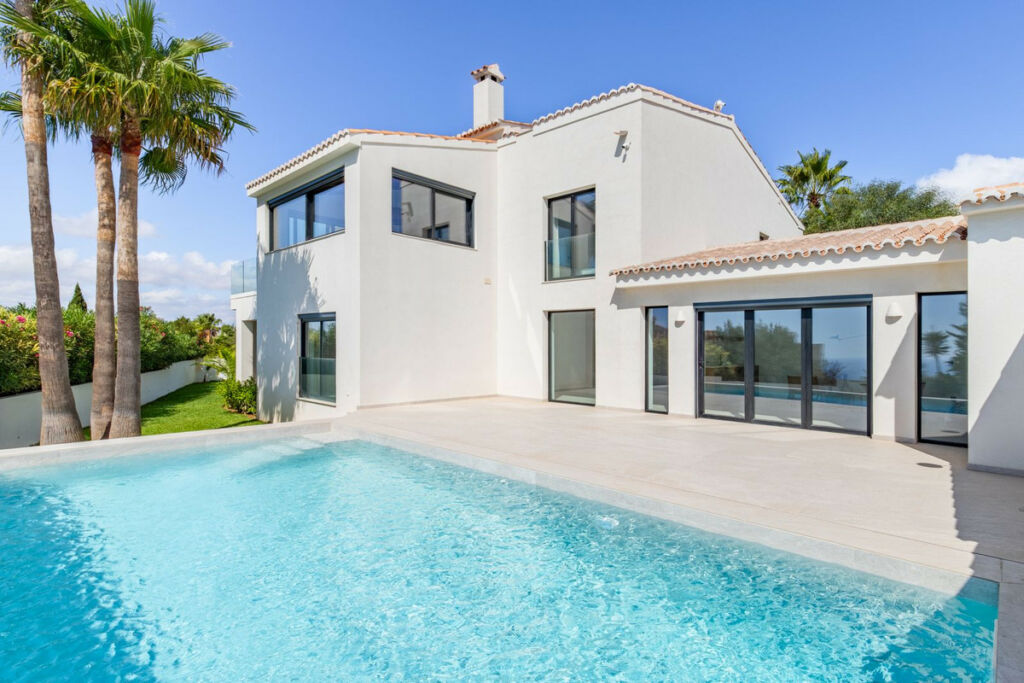 Detached Villa Cumbre del Sol Alicante - image 2