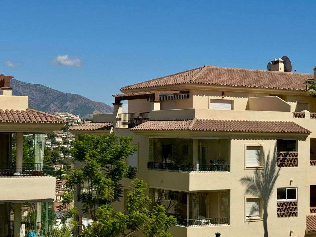Penthouse La Cala Hills Málaga - image 2