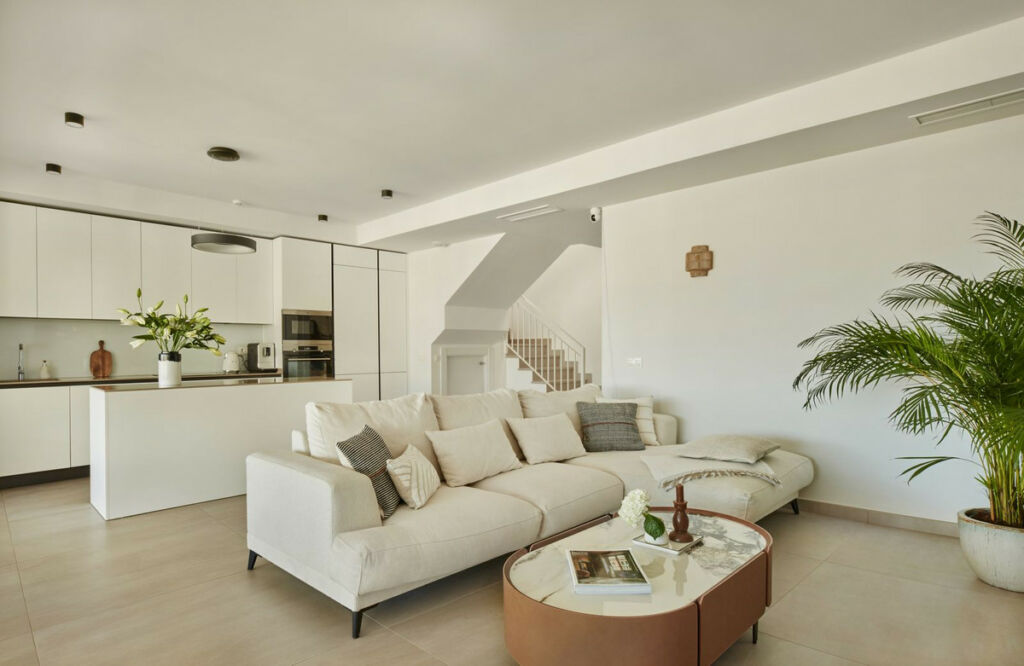Penthouse Duplex Higueron Málaga - image 2