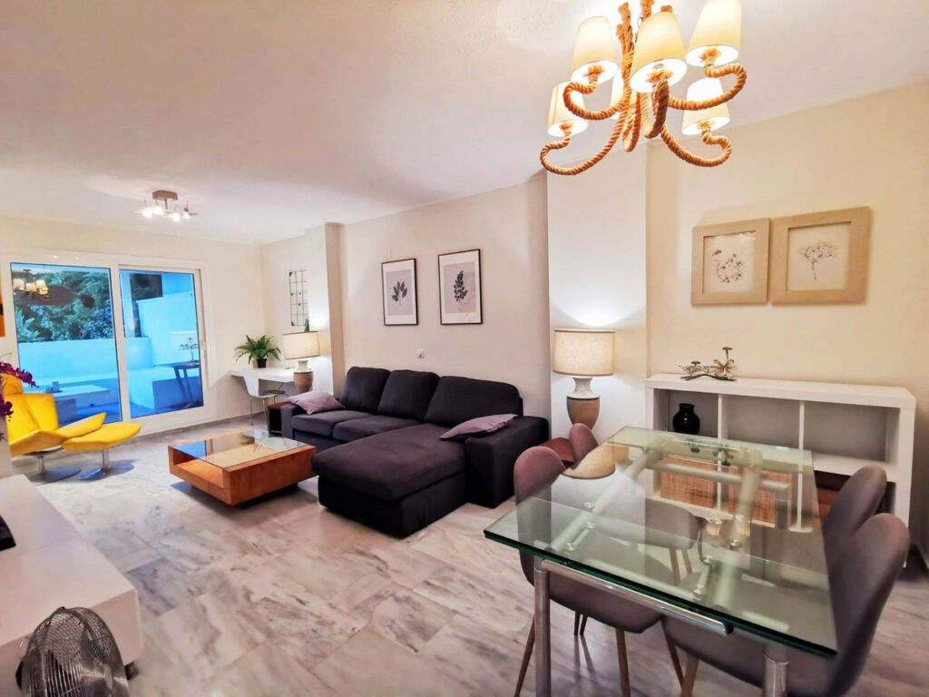 Middle Floor Apartment Marbella Málaga - image 2