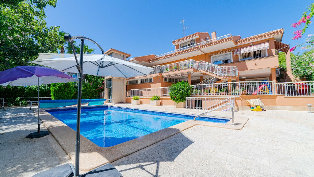 Detached Villa Campoamor Alicante - image 2