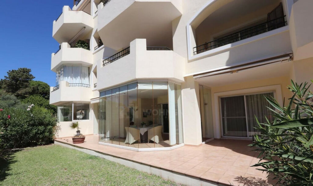 Ground Floor Apartment Elviria Málaga - image 2