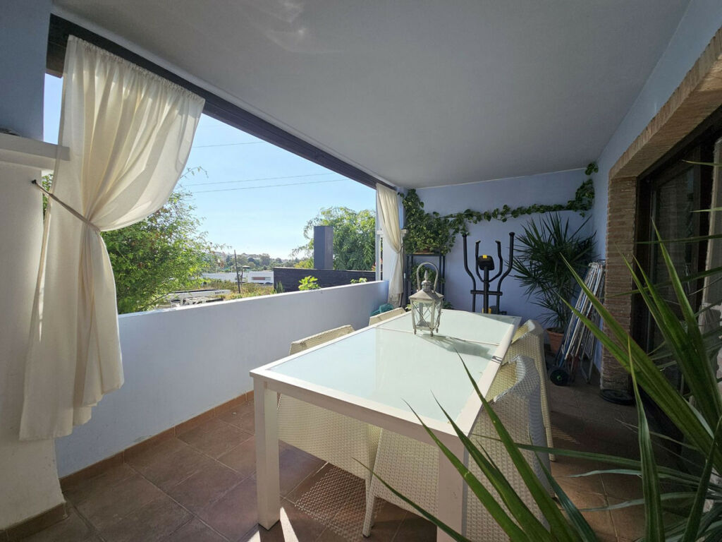 Townhouse El Paraiso Málaga - image 2