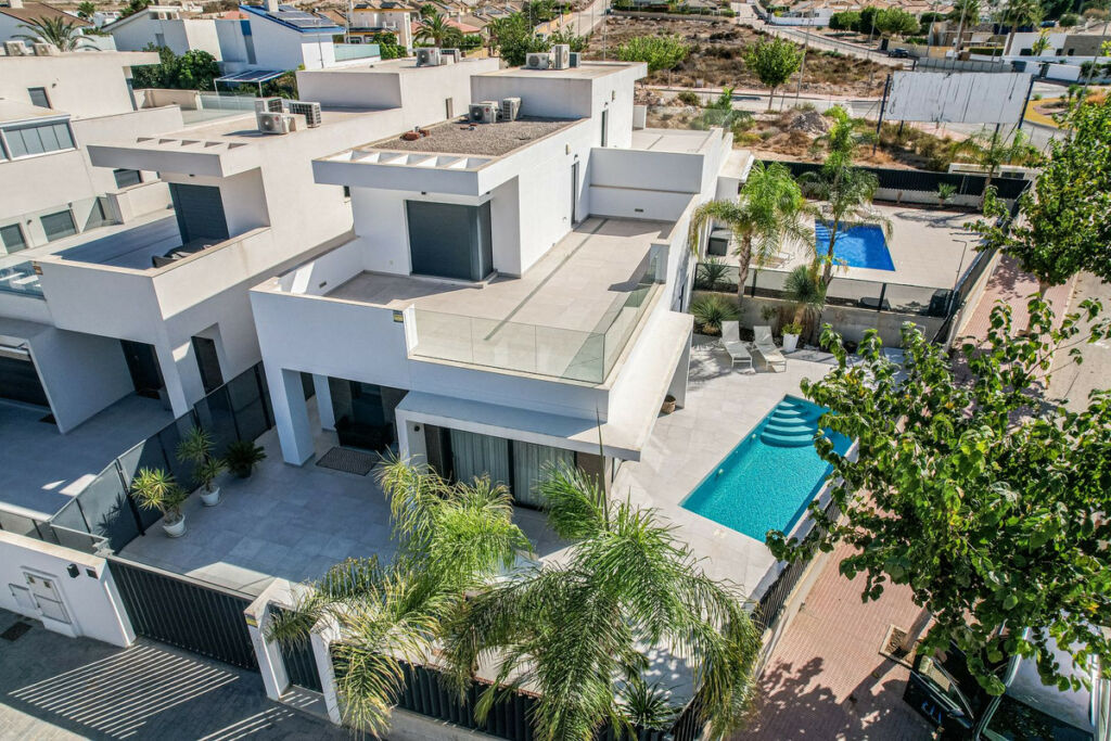 Detached Villa San Fulgencio Alicante - image 2