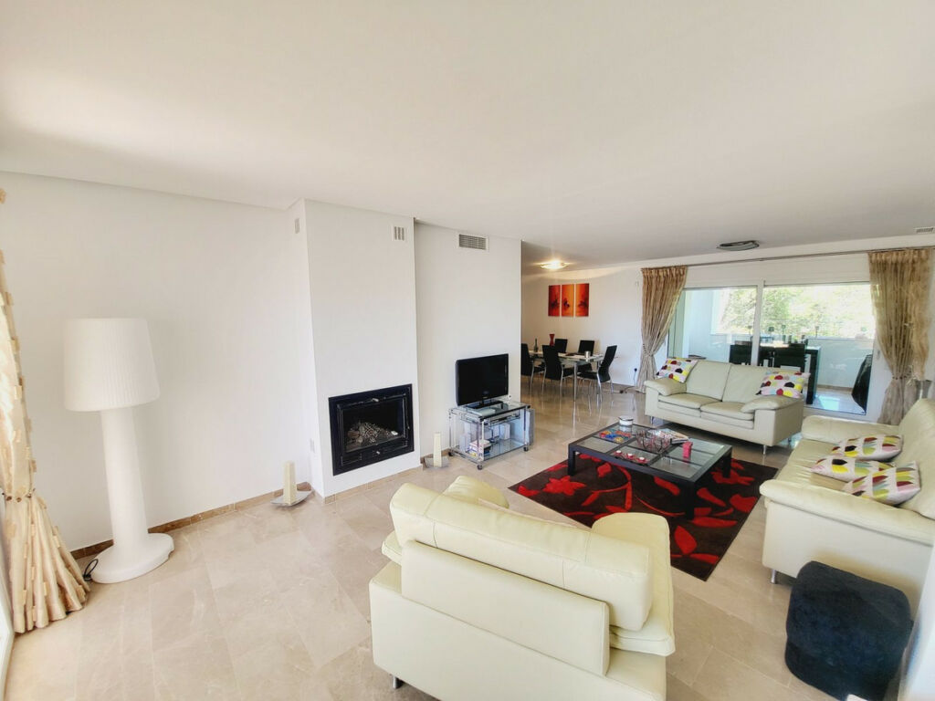 Middle Floor Apartment Miraflores Málaga - image 2