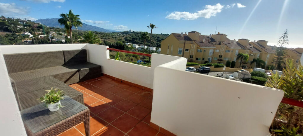 Middle Floor Apartment Bel Air Málaga - image 2