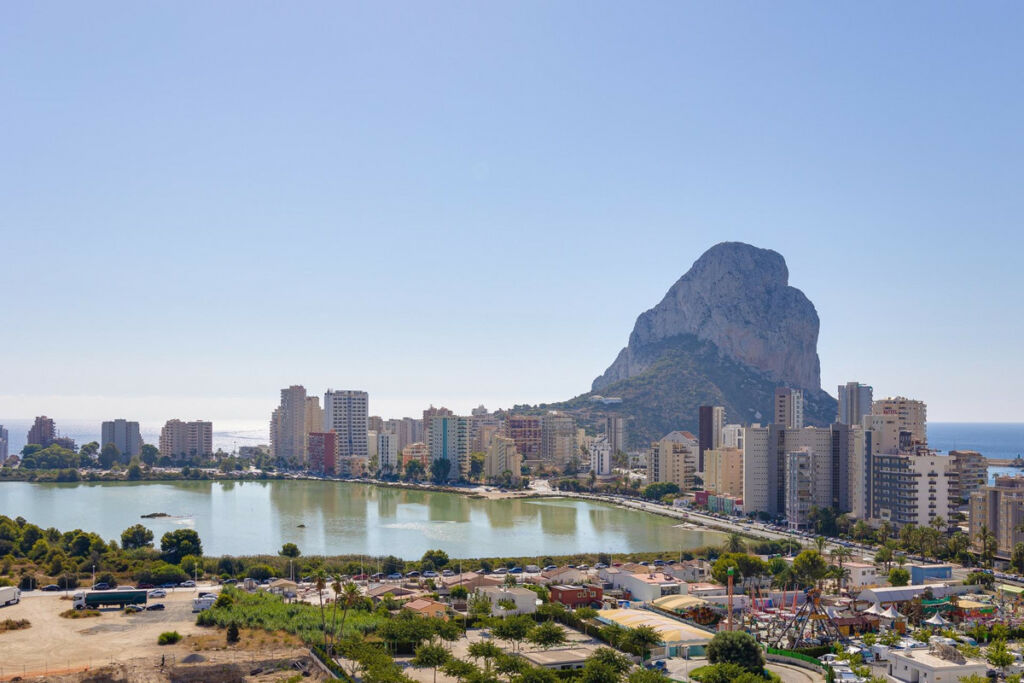 Middle Floor Apartment Calpe Alicante - image 2