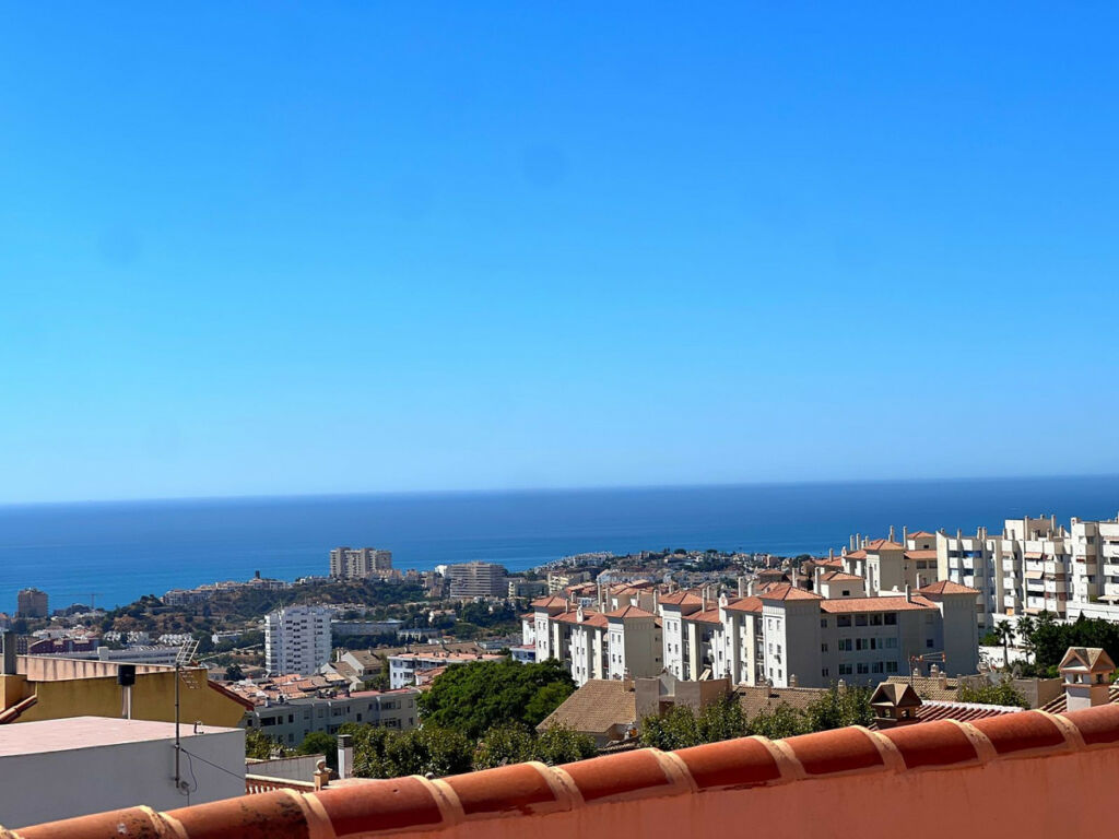 Semi-Detached House Benalmadena Málaga - image 2