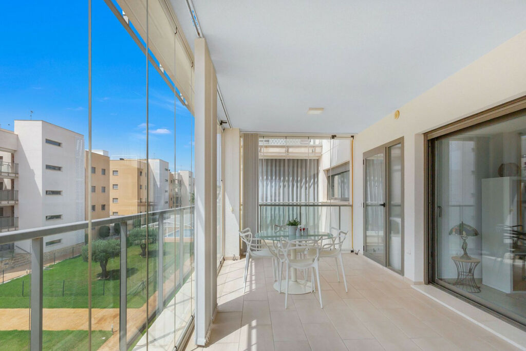Middle Floor Apartment Villamartin Alicante - image 2
