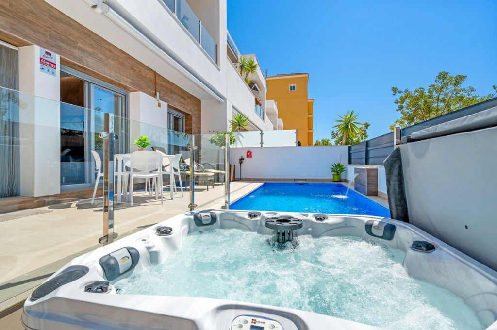 Townhouse Formentera del Segura Alicante - image 2