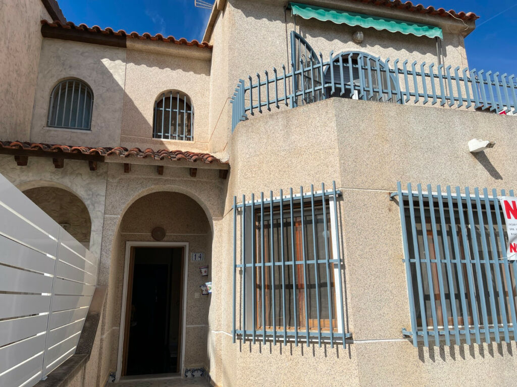 Townhouse Jacarilla Alicante - image 2