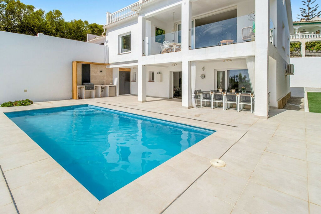 Detached Villa Caleta de Vélez Málaga - image 2