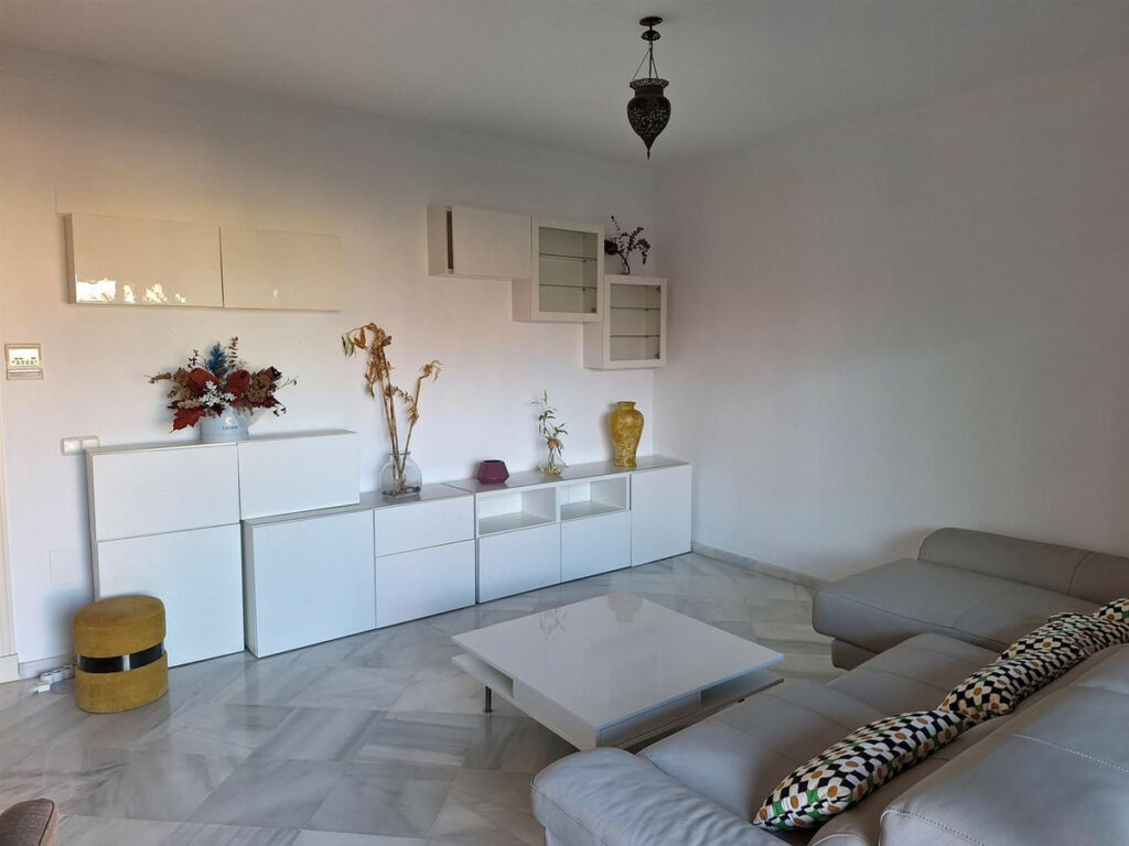 Ground Floor Apartment La Duquesa Málaga - image 2
