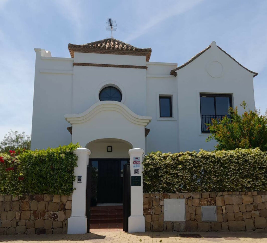 Semi-Detached House Estepona Málaga - image 2