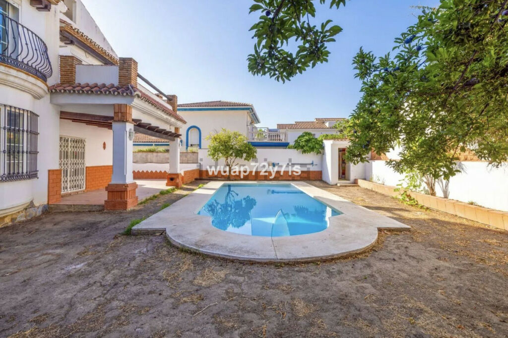Detached Villa Benalmadena Málaga - image 2
