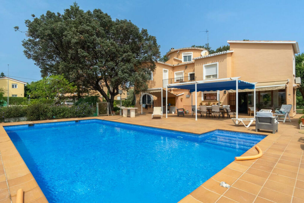 Detached Villa Denia Alicante - image 2