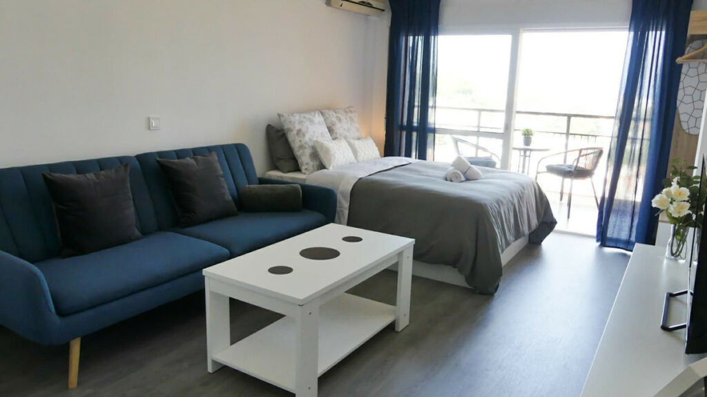 Top Floor Apartment Benalmadena Málaga - image 2