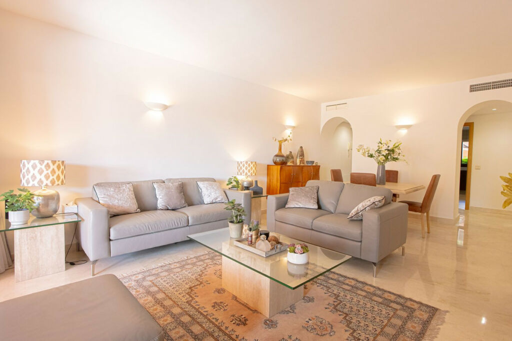 Ground Floor Apartment Los Flamingos Málaga - image 2