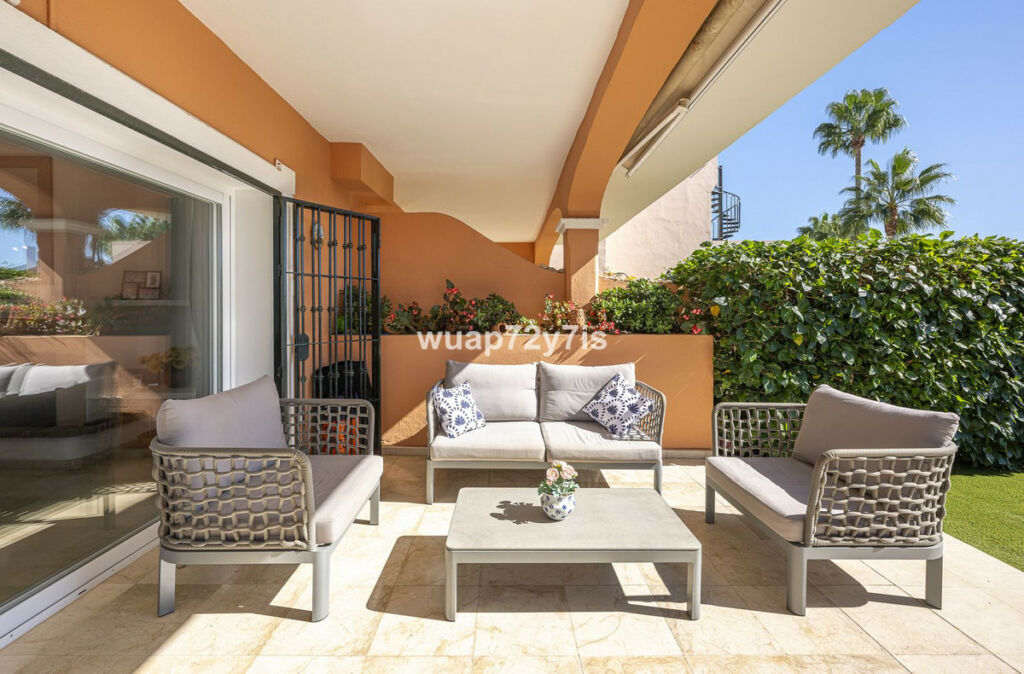 Ground Floor Apartment Estepona Málaga - image 2