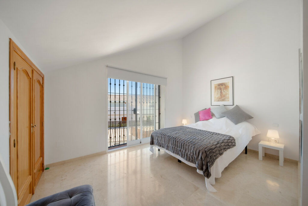 Penthouse Duplex Nueva Andalucía Málaga - image 2