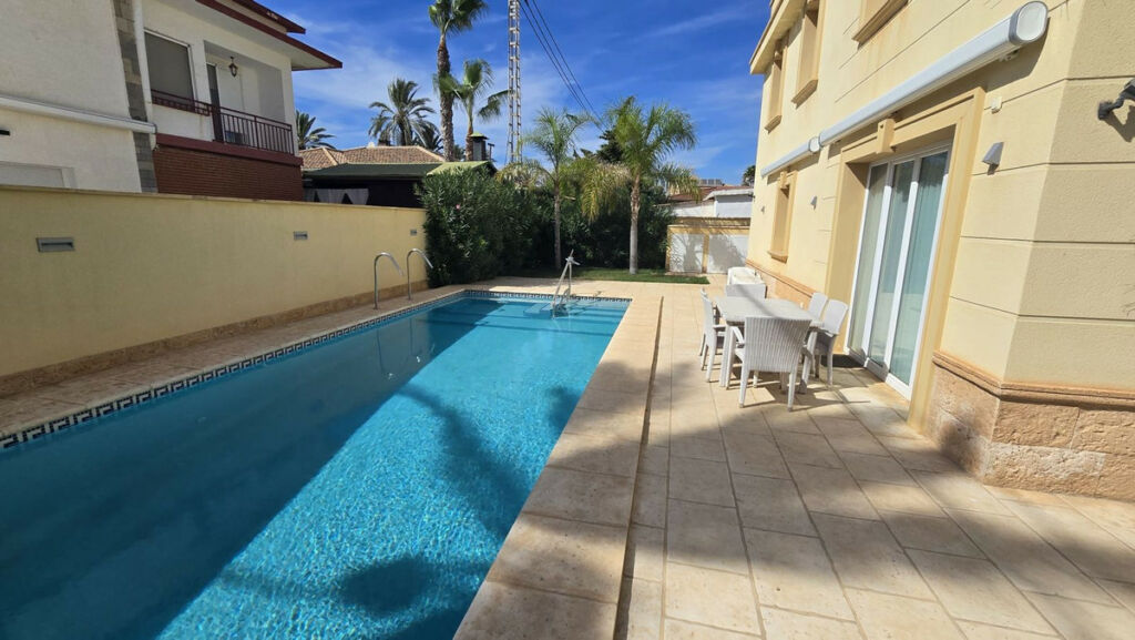 Detached Villa Cabo Roig Alicante - image 2