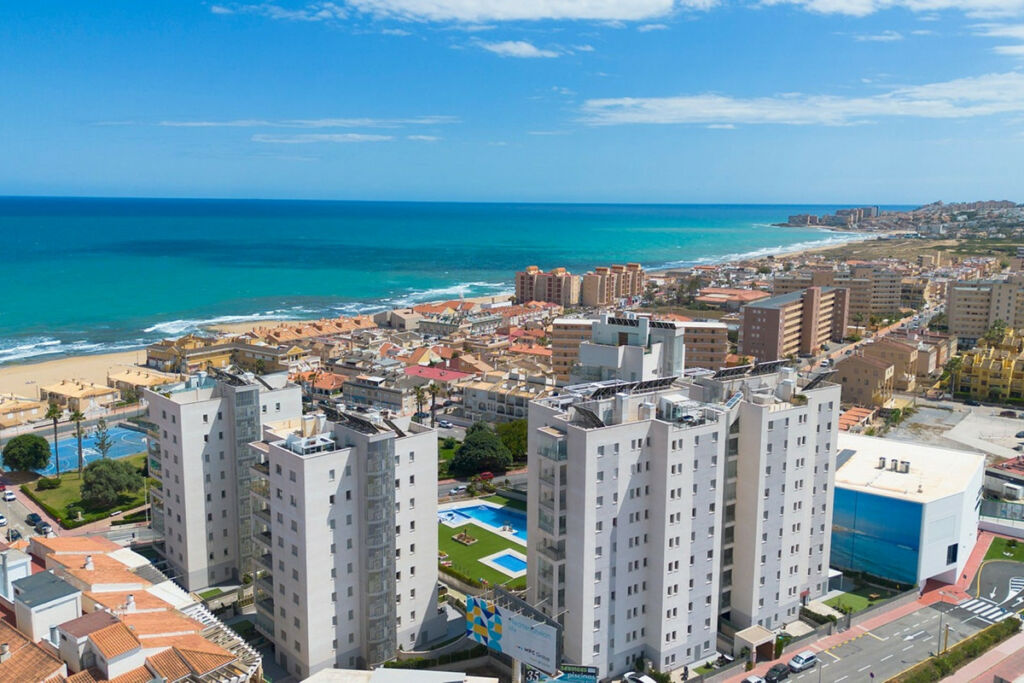 Ground Floor Apartment La Mata Alicante - image 3