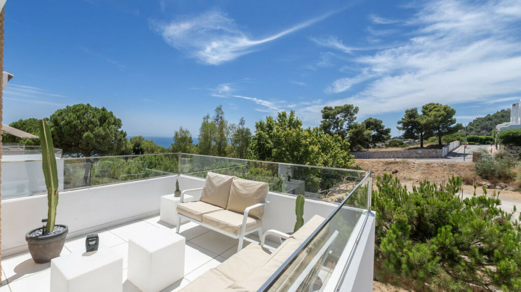 Detached Villa Benalmadena Málaga - image 2