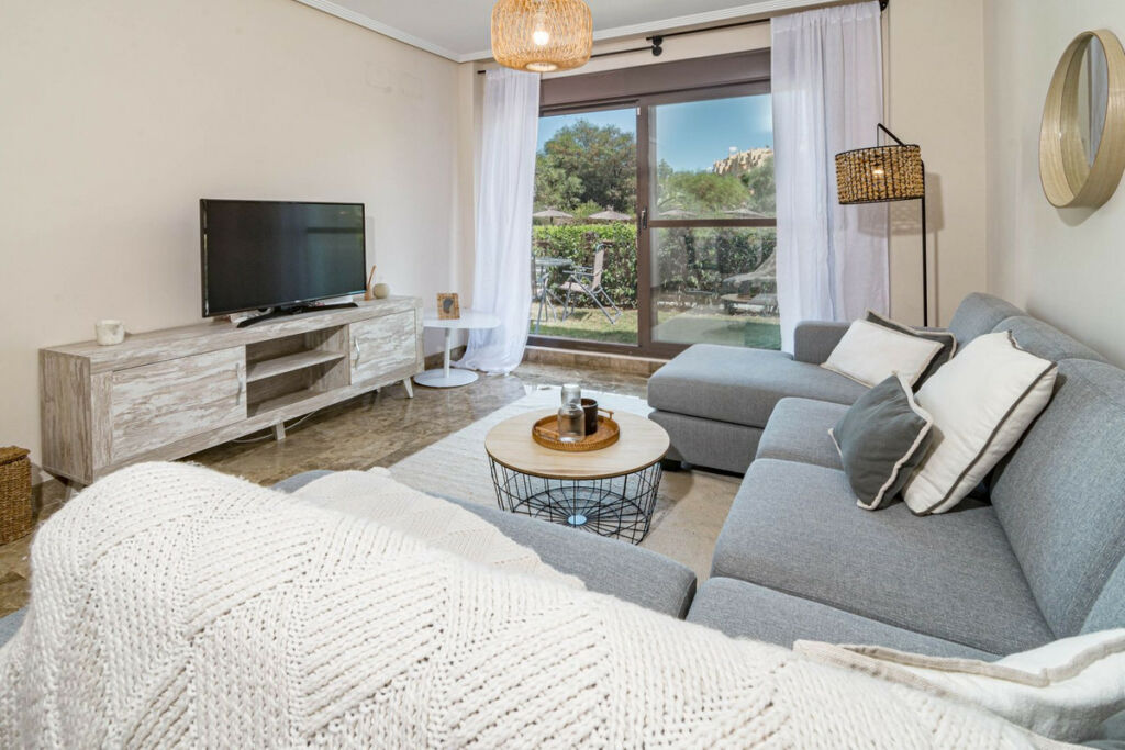 Ground Floor Apartment Selwo Málaga - image 2