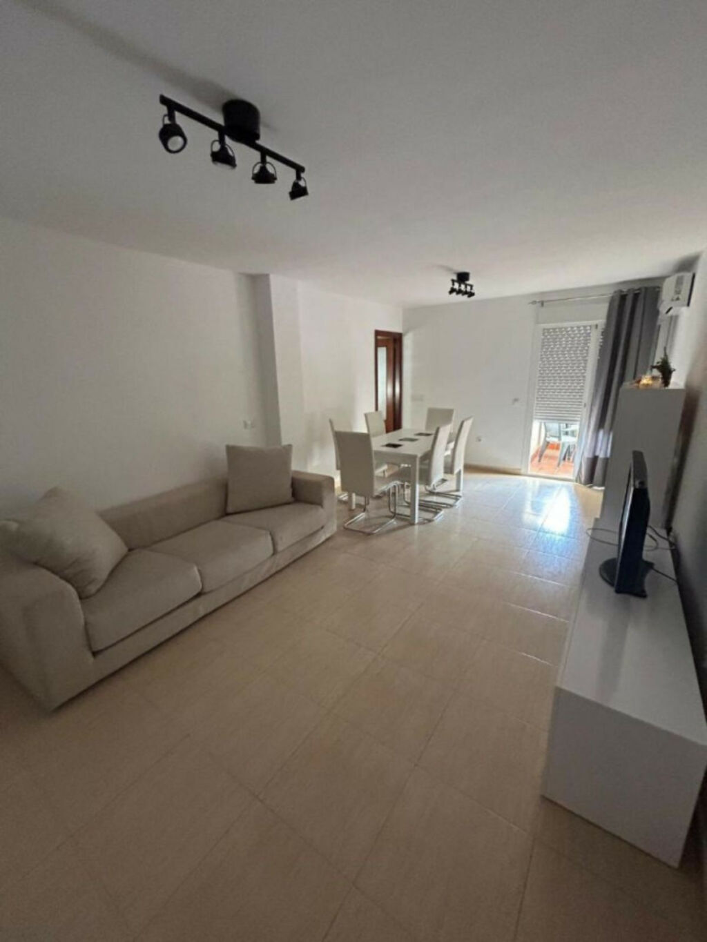Middle Floor Apartment Manilva Málaga - image 2