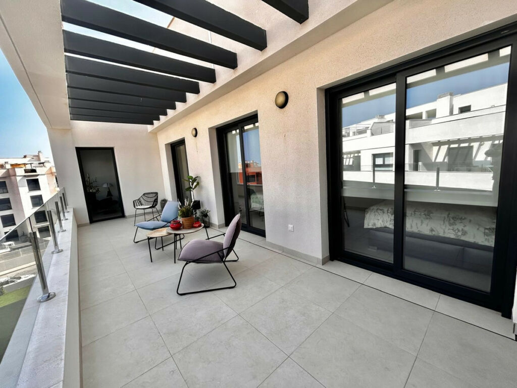 Penthouse Villamartin Alicante - image 2