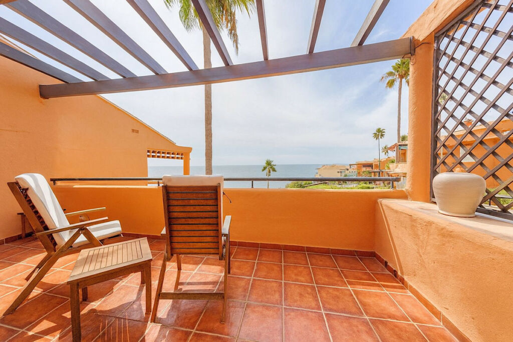 Townhouse Estepona Málaga - image 16