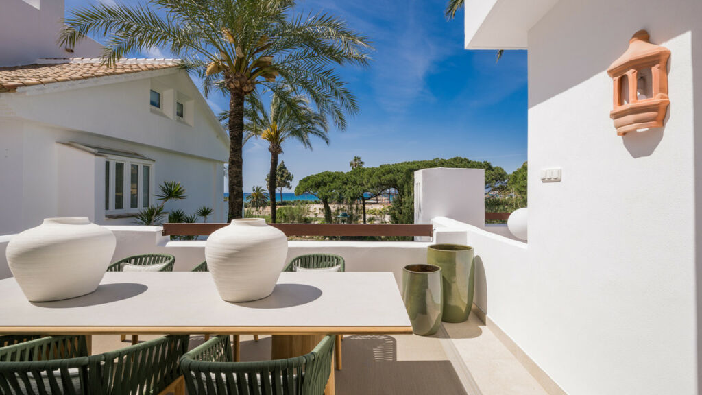 Middle Floor Apartment Los Monteros Málaga - image 2