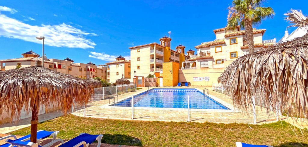 Ground Floor Apartment Lomas de Cabo Roig Alicante - image 2