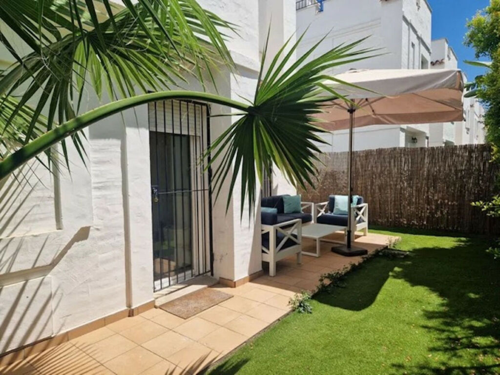Townhouse Nueva Andalucía Málaga - image 2