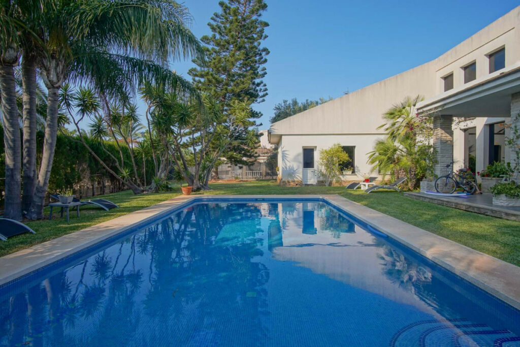 Detached Villa Denia Alicante - image 2
