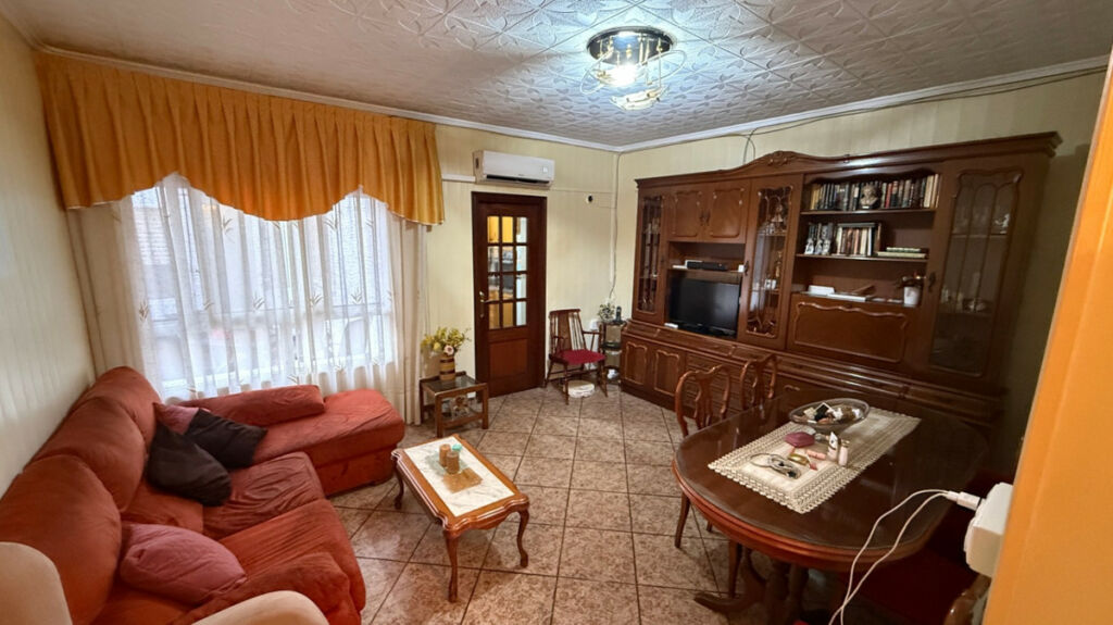Townhouse Torrevieja Alicante - image 2