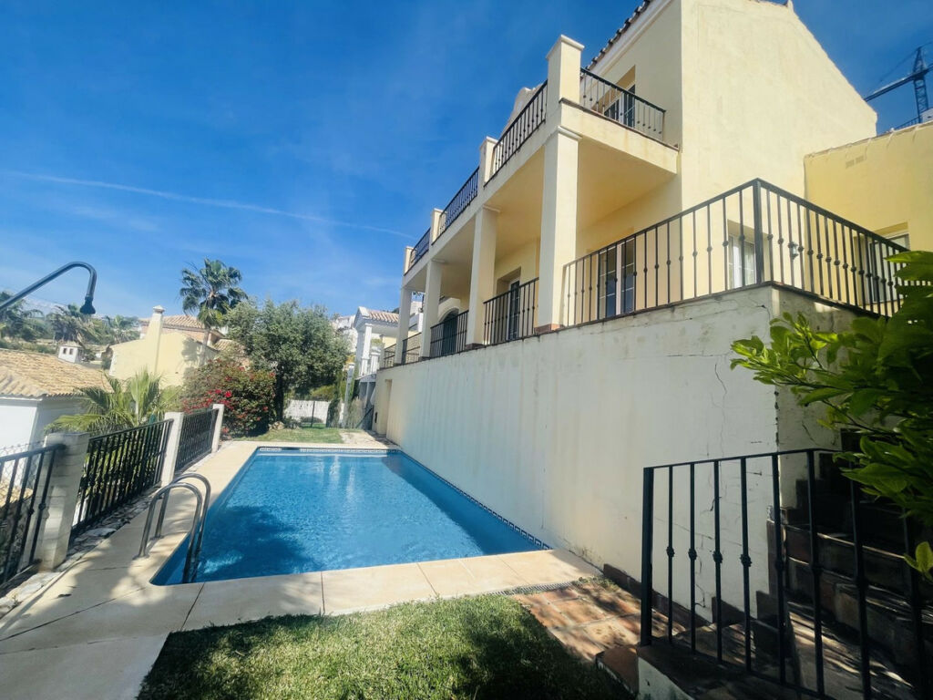 Detached Villa Istán Málaga - image 2