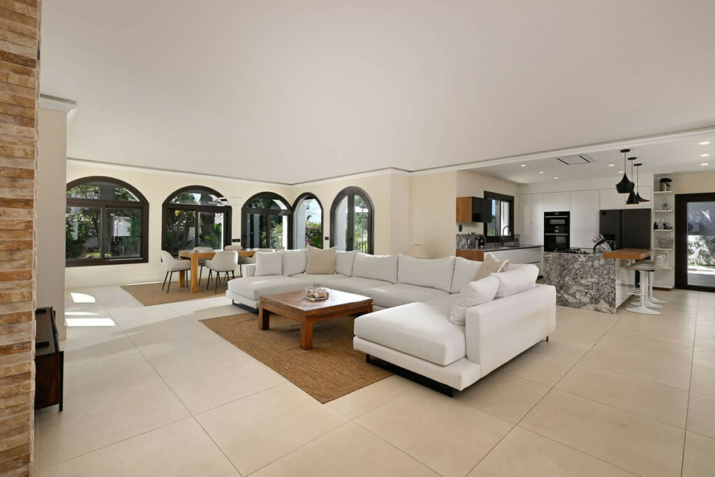 Detached Villa Marbesa Málaga - image 2