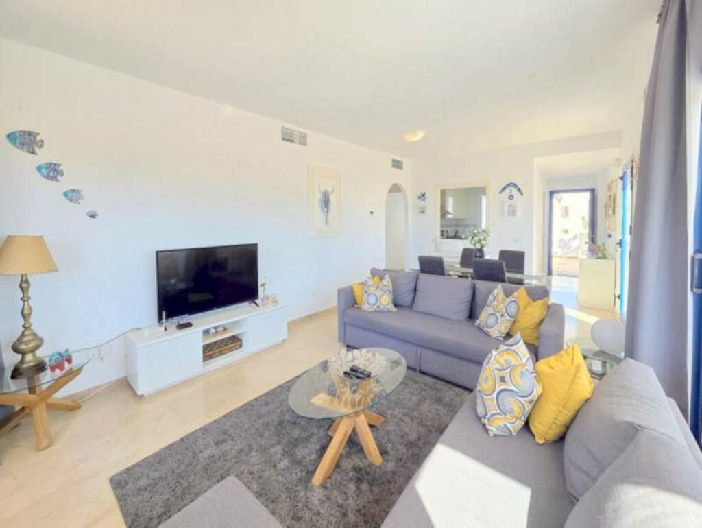Ground Floor Apartment La Duquesa Málaga - image 2