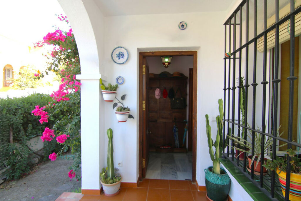Detached Villa Coín Málaga - image 2