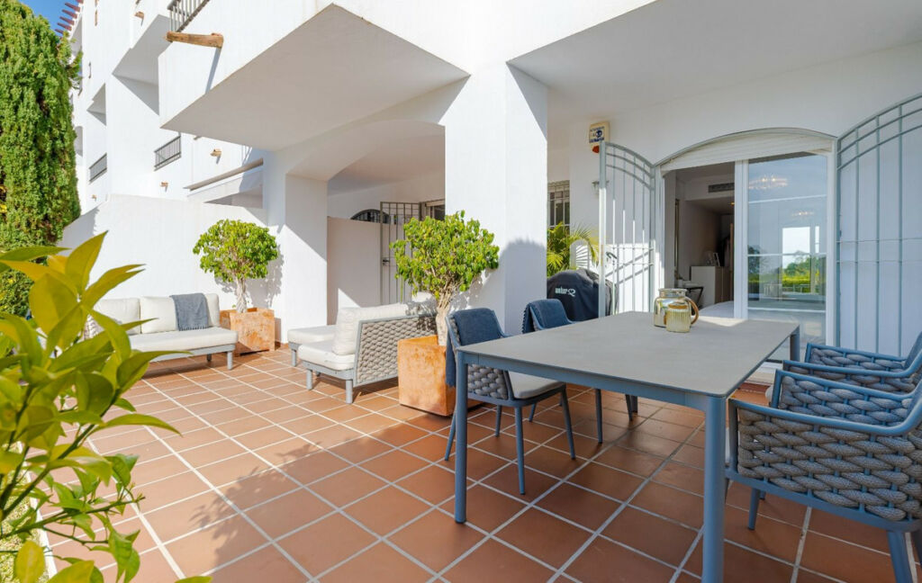 Ground Floor Apartment Los Arqueros Málaga - image 5