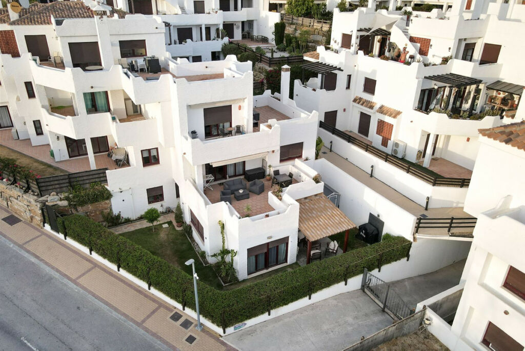 Ground Floor Apartment Casares Playa Málaga - image 2