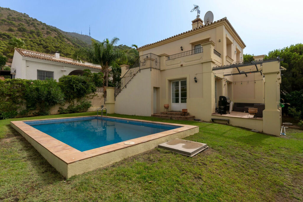 Detached Villa Mijas Málaga - image 2