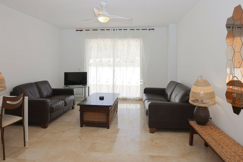 Middle Floor Apartment Benahavís Málaga - image 2