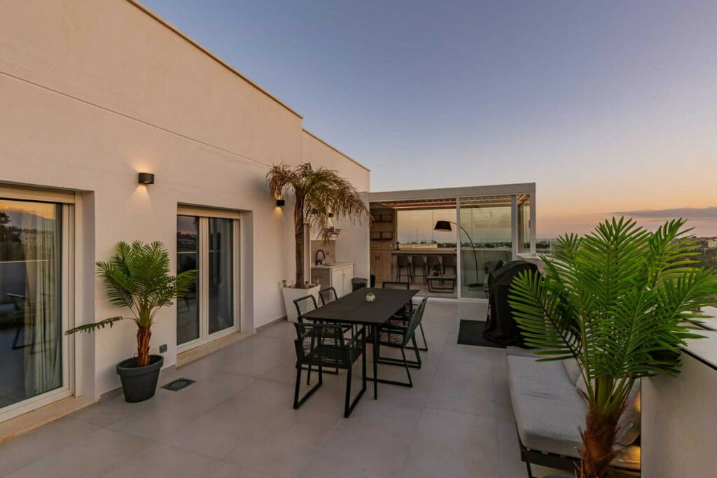 Penthouse Nueva Andalucía Málaga - image 2