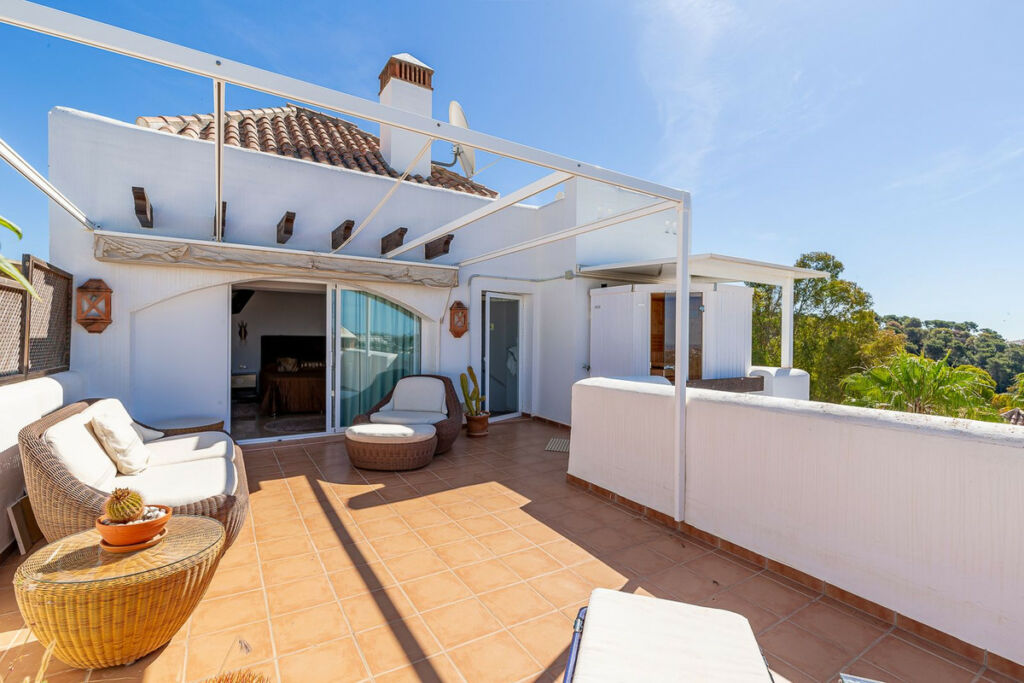 Penthouse Duplex Nueva Andalucía Málaga - image 2
